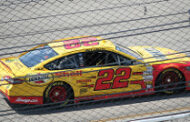 Logano wins in Kansas/clinches spot in championship race